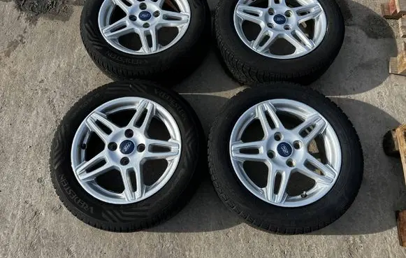 Ford Fiesta R15 alloy rim 