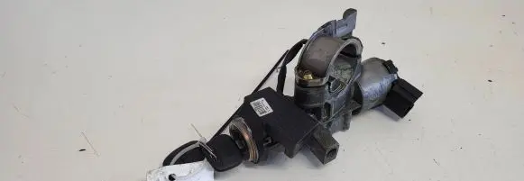 Toyota Avensis T250 Ignition lock 8978335030 736661A 141392002