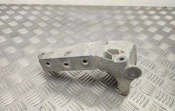Volkswagen Transporter - Caravelle T5 Engine mounting bracket 03L199207B