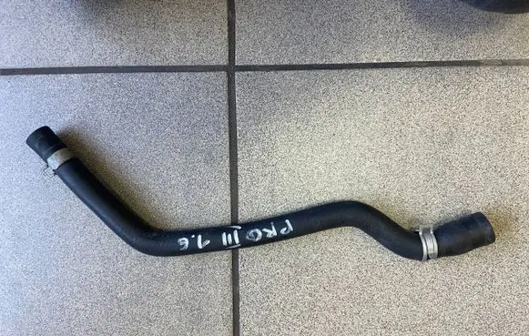 KIA Pro Cee'd III Engine coolant pipe/hose 25450F2460 211014