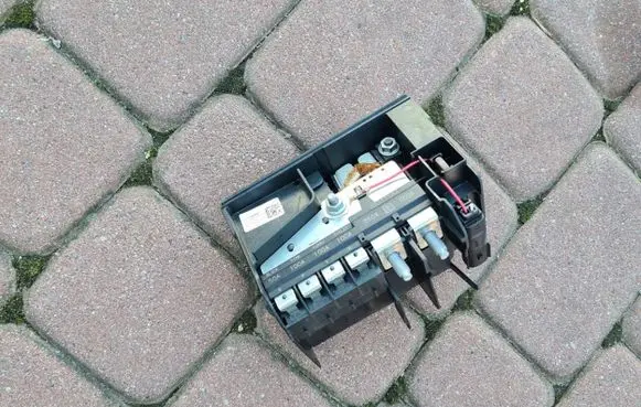 Opel Insignia B Fuse module 39116698
