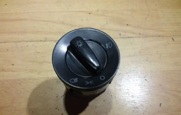 Volkswagen PASSAT B5 Light switch BK71C0941531