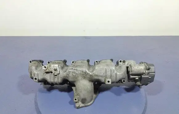 Volkswagen PASSAT B6 Intake manifold 03L129711E