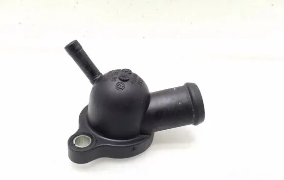 Audi A3 S3 8V Engine coolant pipe/hose 04L121131J