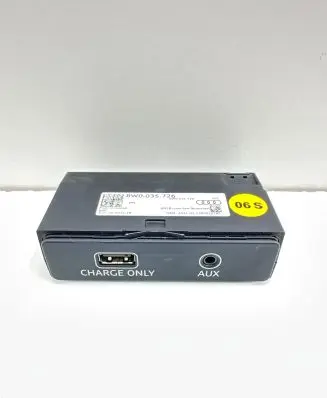 Audi A5 USB socket connector 8W0035726