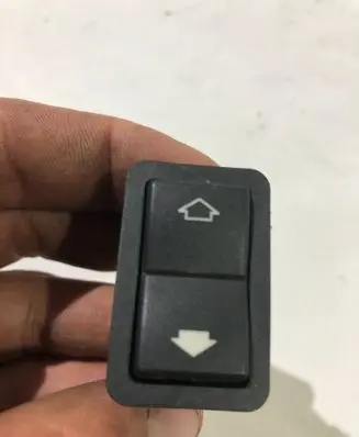 BMW 7 E38 Electric window control switch 8368974