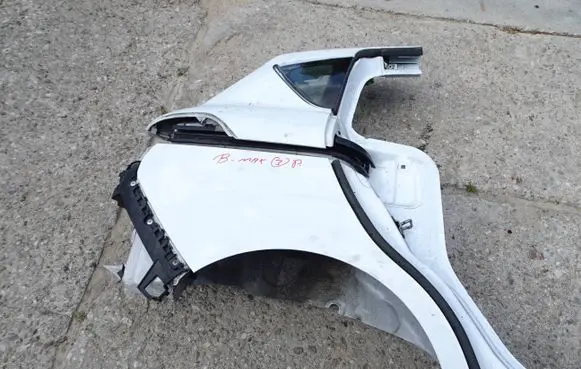 Rear quarter panel