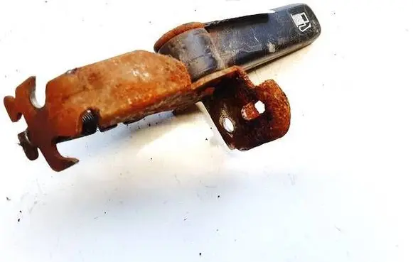 Nissan Primera Fuel tank opening switch 