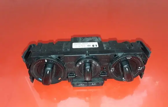 Seat Toledo IV (NH) Climate control unit 6JA820045B 90151869 G15SH08S0101