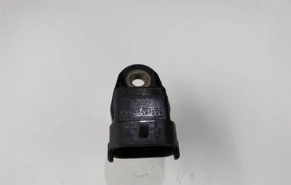 Mercedes-Benz E W211 Camshaft position sensor A0051531328 319T06 2838