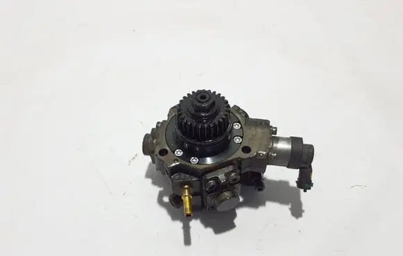 Renault Trafic III (X82) Fuel injection high pressure pump 167008960R