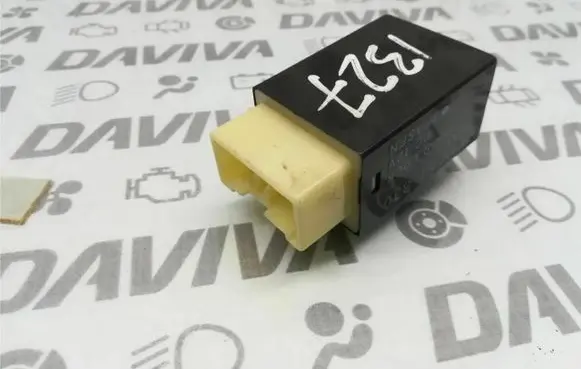 Ford Ranger Other relay GE4V67830 1327