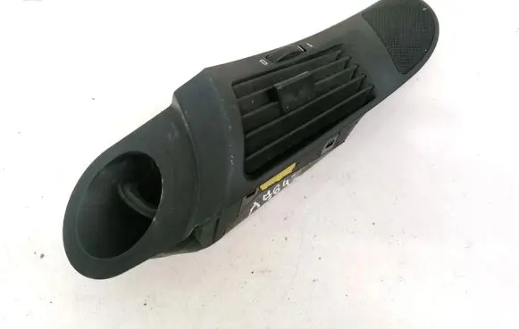 BMW 5 E39 Dash center air vent grill 8391173
