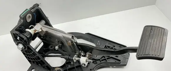 Cadillac Escalade IV Brake pedal TY120444 V182