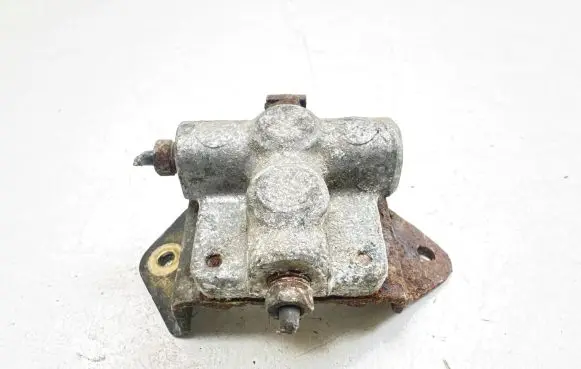 Toyota Yaris Brake power pressure regulator 