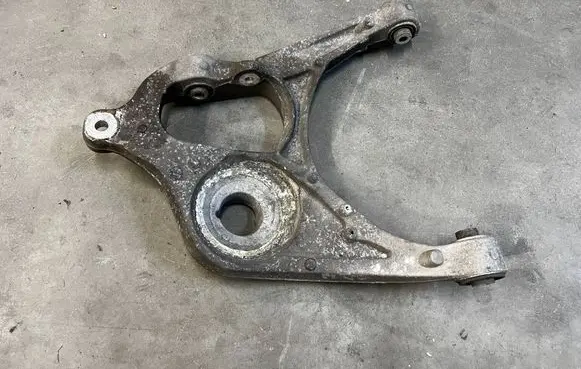 Mercedes-Benz GL X166 Rear control arm 16606