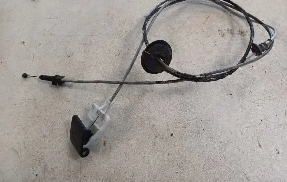 Toyota Avensis T250 Engine bonnet/hood lock release cable 