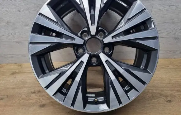 R18 alloy rim