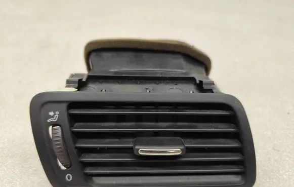 Volkswagen PASSAT B6 Dashboard side air vent grill/cover trim 3C1819702F T00243751 P0108667