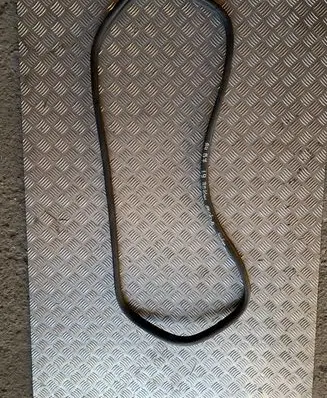 Audi A4 S4 B7 8E 8H Loading door rubber seal (on body) 