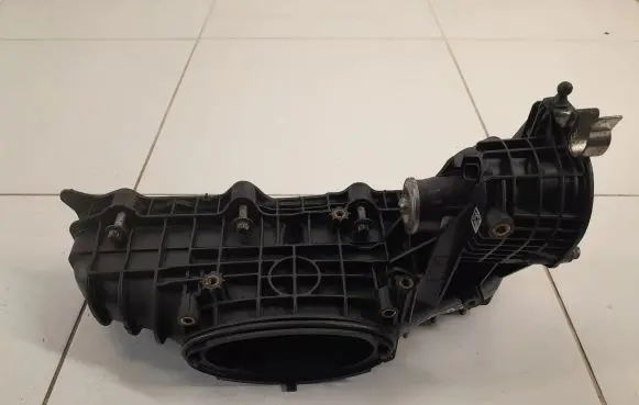 Mercedes-Benz Sprinter W906 Intake manifold A6510900037