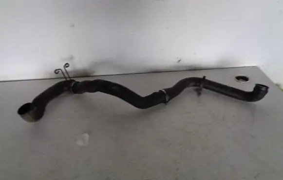 Volkswagen PASSAT B3 Intercooler hose/pipe 