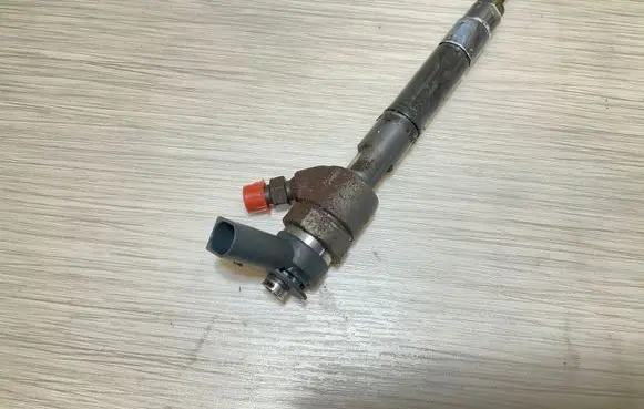Mercedes-Benz B W245 Fuel injector 0445110167