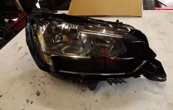 Peugeot 208 Headlight/headlamp 9823193880 90128976 01FCRPL175
