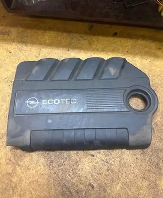 Opel Zafira B Engine cover (trim) 315829598 81093