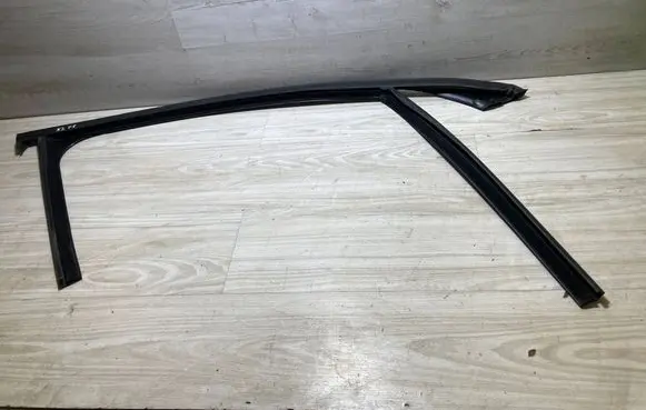 BMW X2 F39 Front door glass trim molding 7420806