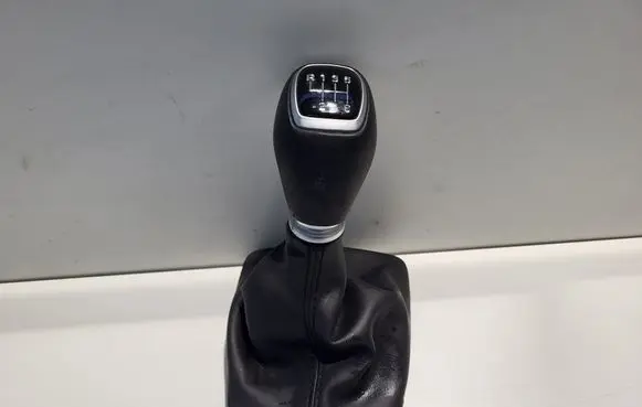 Hyundai Kona I Gear lever shifter trim leather/knob