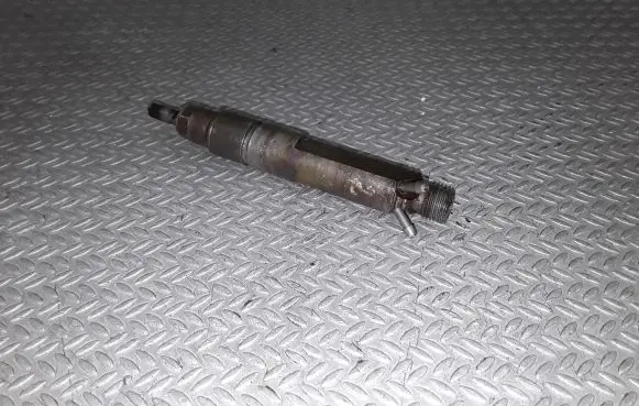 Volkswagen Sharan Fuel injector 028130201G
