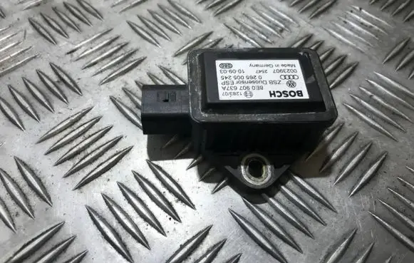 Volkswagen Phaeton ESP acceleration yaw rate sensor 8e0907637a 0265005245
