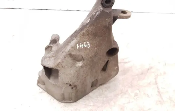 Volkswagen Fox Engine mounting bracket 045199207M