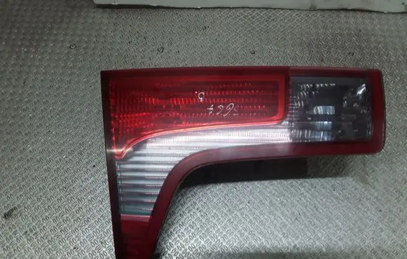 Citroen C5 Tailgate rear/tail lights 89032711