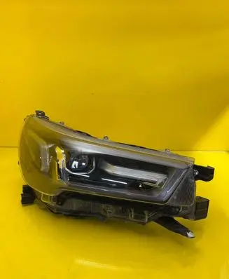 Toyota Hilux VIII Headlight/headlamp