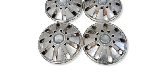 Datsun 1200-1400 R12 wheel hub/cap/trim 