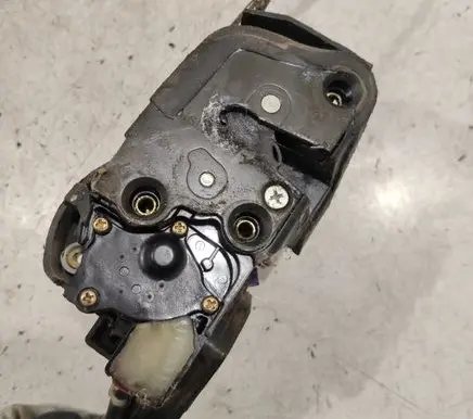 Suzuki Grand Vitara I Front door lock 163J0405