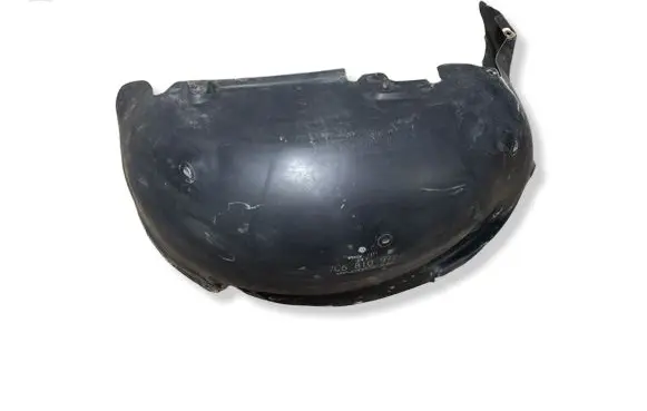 Volkswagen Touareg I Rear arch fender liner splash guards 7L6810972A