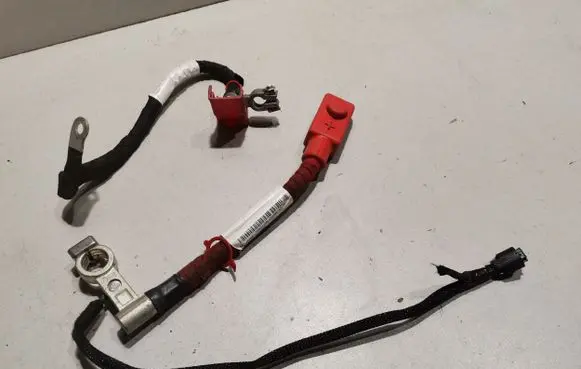 Land Rover Defender Positive cable (battery) S8B214305AA L663MY25J0B1