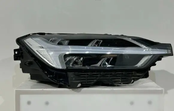 Volvo XC60 Headlight/headlamp 31656617 2001201030