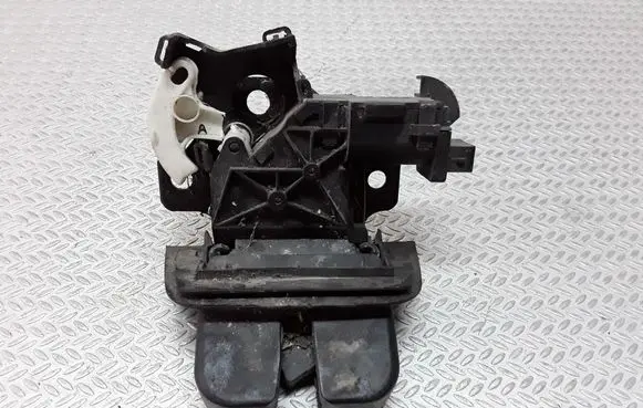 Audi A4 S4 B7 8E 8H Tailgate/trunk/boot lock/catch/latch 8P4827505B