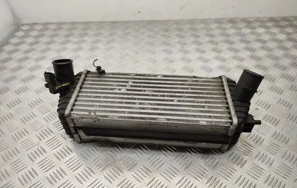 Hyundai i40 Intercooler radiator 282702A800 3930084400