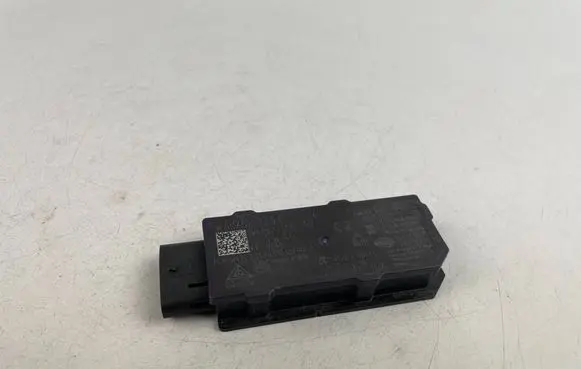 Audi Q4 e-tron Aerial antenna amplifier 5WA962133E