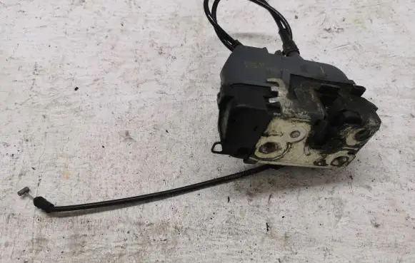 Renault Megane II Front door lock