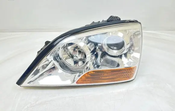 KIA Sorento Headlight/headlamp E13202125 H112V55W