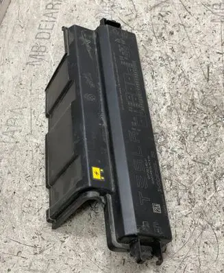 Tesla Model S Fuse box cover 111905900A
