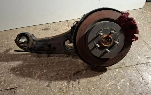 Lexus RX 450H Rear wheel hub spindle/knuckle R71L