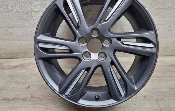 Volvo V40 R18 alloy rim 31381860