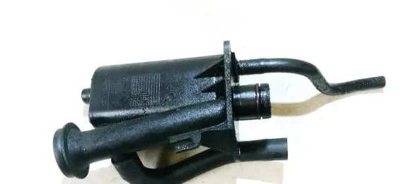 Volvo S40, V40 Oil breather separator 8200082486